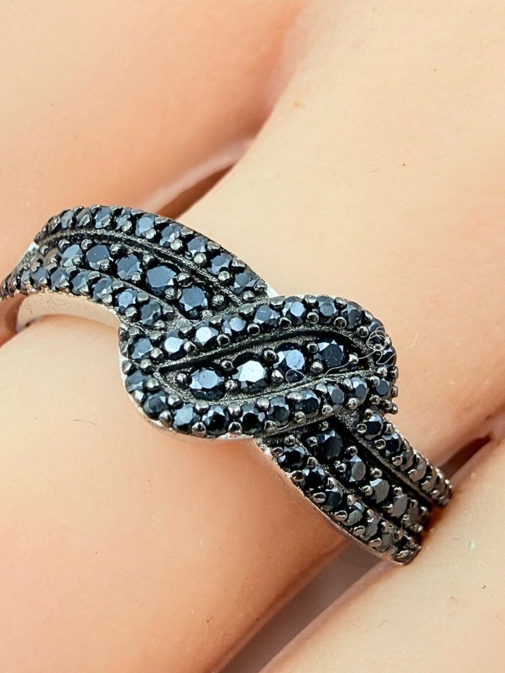 Charming Marked Sterling Silver Black CZ Silver Plated Love Knot Ring Sz 10